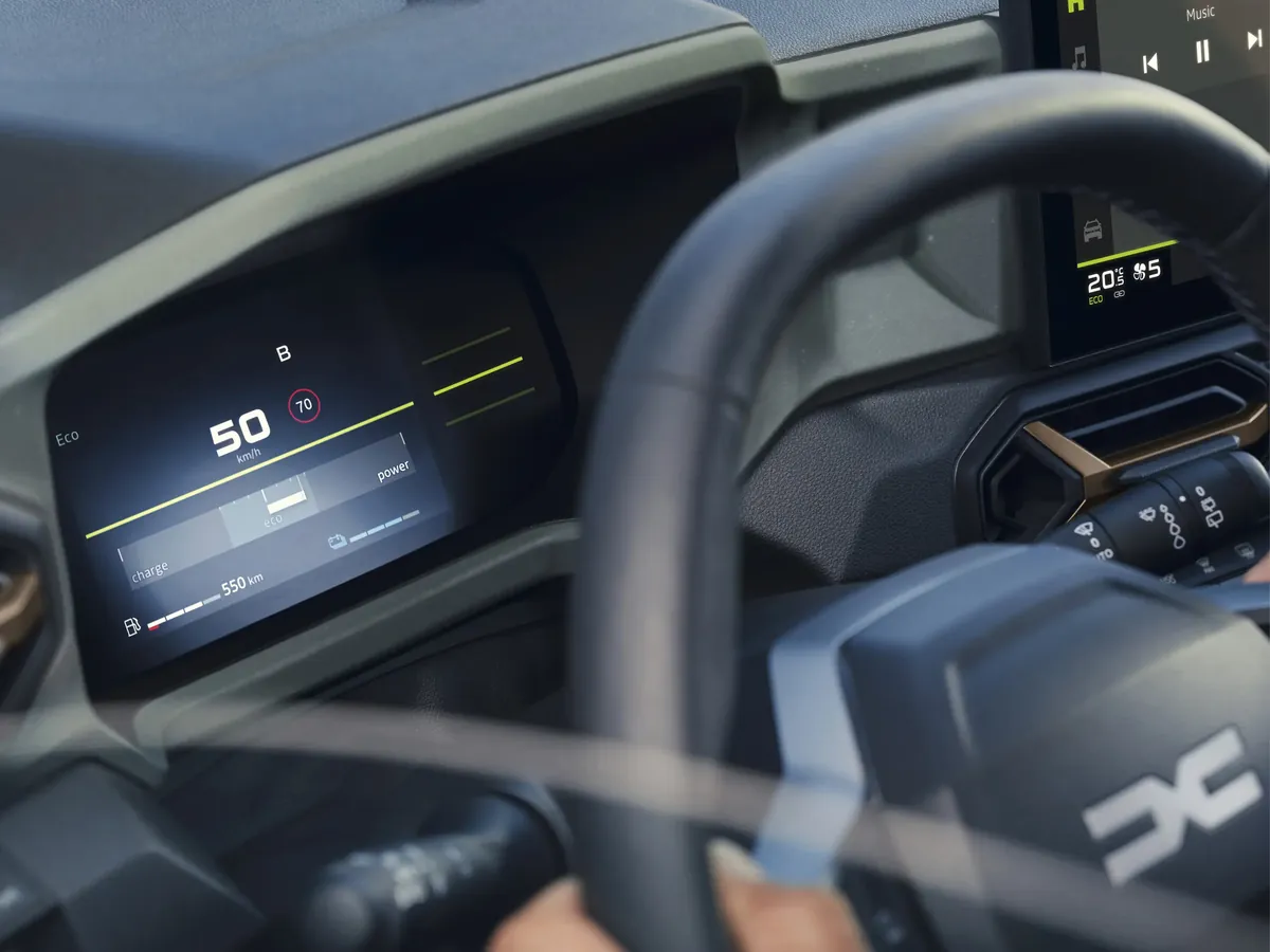 Driver cockpit and digital cluster of the 2026 Duster