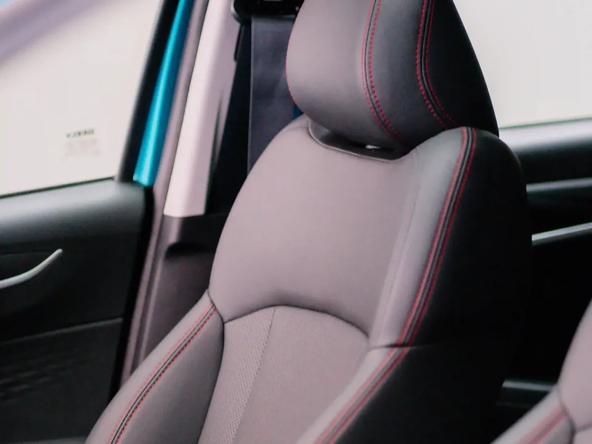 Sitze aus Kunstleder des Geely GX3 Pro