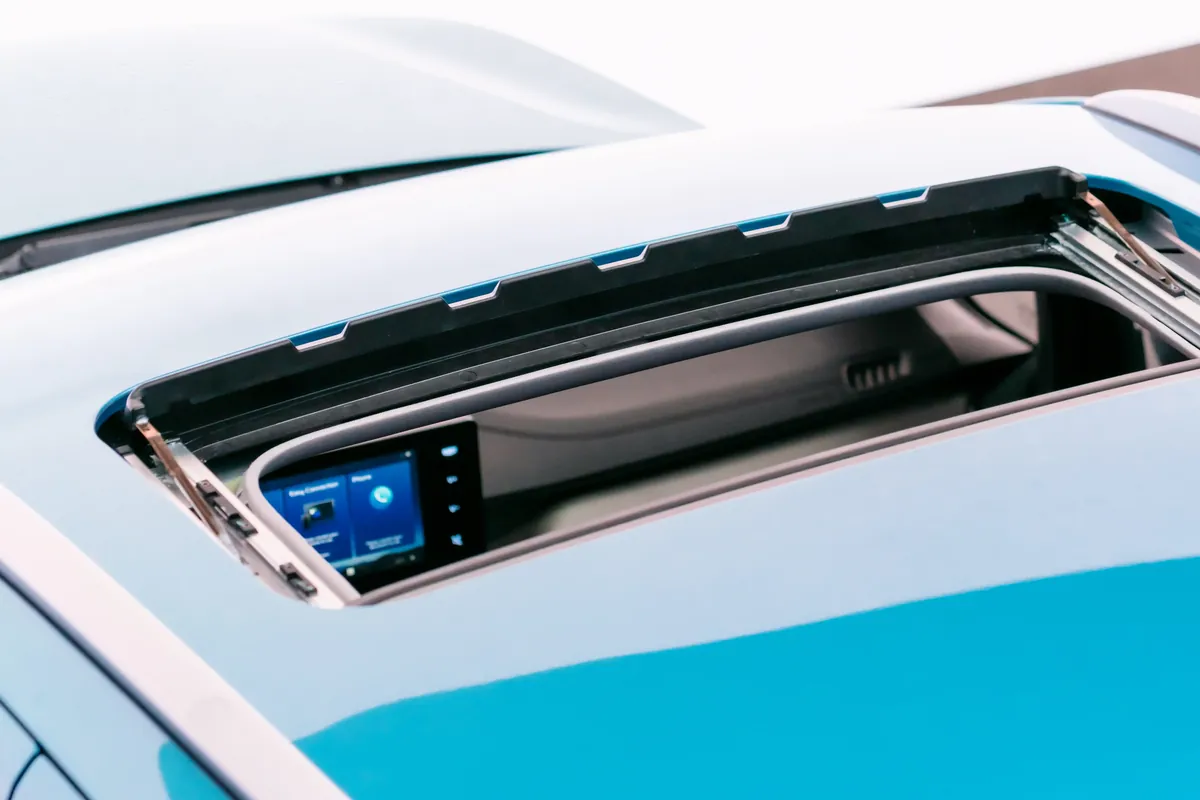 Elektrisches Schiebedach des Geely GX3 Pro