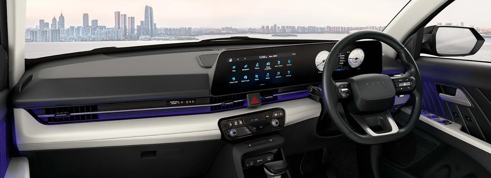 Zweifarbiges Interieur der Hyundai Accent 2026 mit Doppelbildschirm