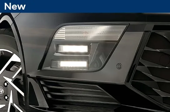 LED-Scheinwerfer und parametrisierter Kühlergrill der Hyundai Accent