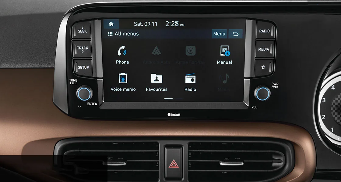 8-inch touchscreen with smartphone connectivity
