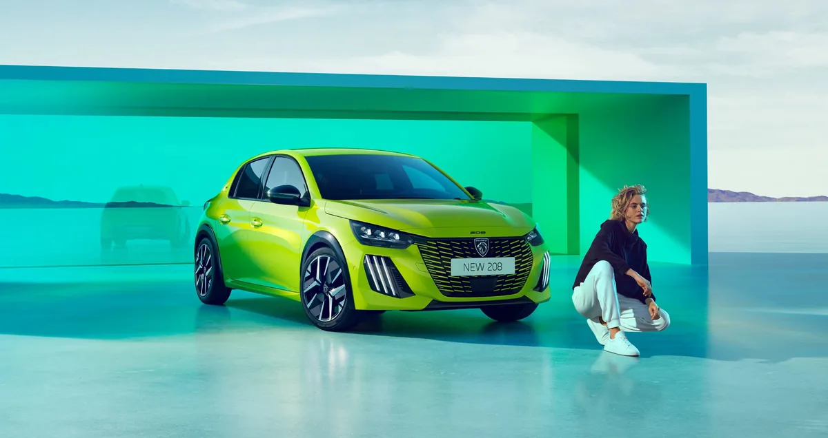 Peugeot 208 2026 en estudio con el nuevo emblema