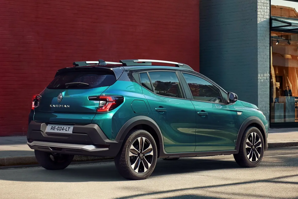 Renault Kardian 2026 von hinten mit Dachträgern