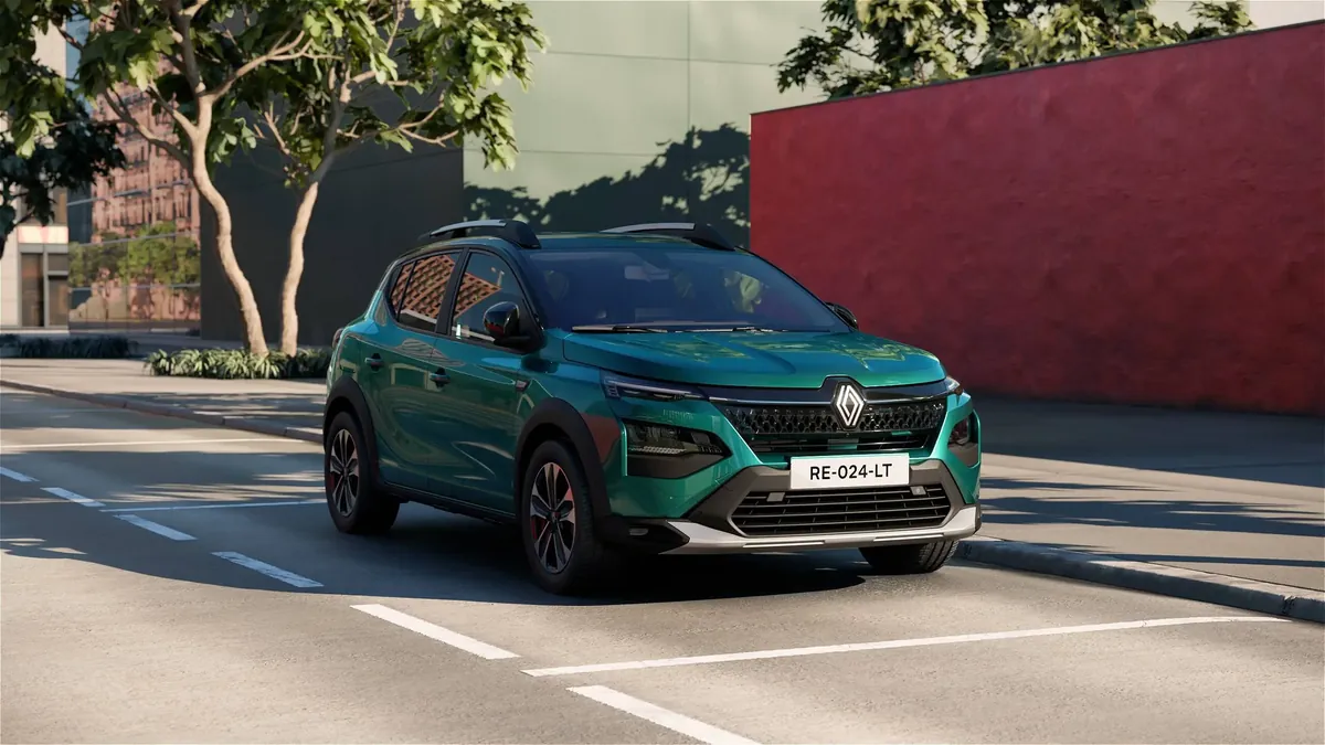 Renault Kardian 2026 frontal vor einer roten Wand