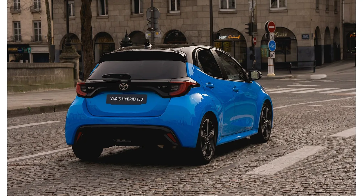 Toyota Yaris Hybrid rear view, two-tone black roof