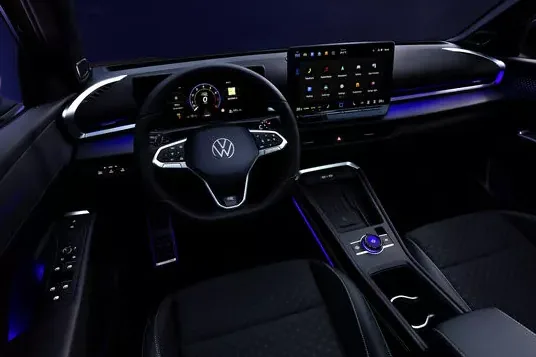 Fahrerkabine des Neuen T-Roc 2026 mit Ambientebeleuchtung